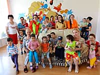 Детский праздник "Должны смеяться дети" прошел в стационаре Канашской детской больницы (фото №1).